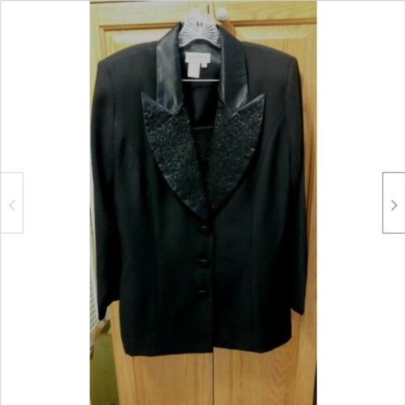 In The Mood Jackets & Blazers - In The Mood Ladies Beautiful Beaded Jacket